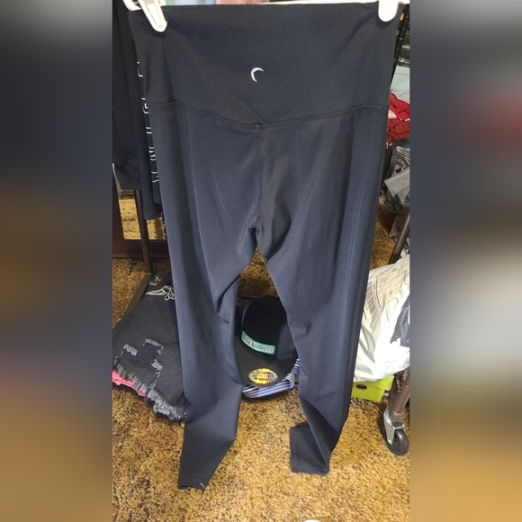 Zyia sz 6-8 leggings - Picture 2 of 3